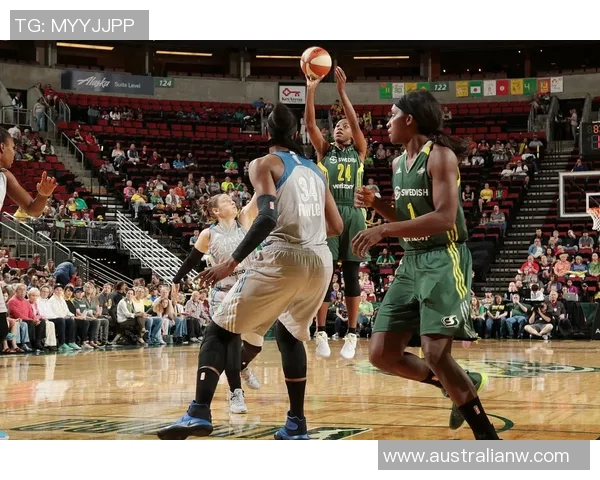 尼克斯队遭到雄鹿队压制惨败，主场不敌对手——揭示背后的深层原因